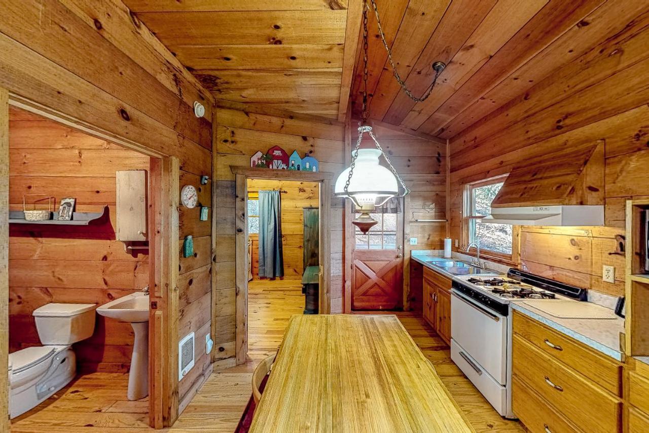 The Scaly Mountain Cabin Exterior photo